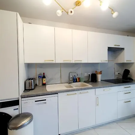 Evry Serenity Haven - Sleeps 9 Ferienhaus