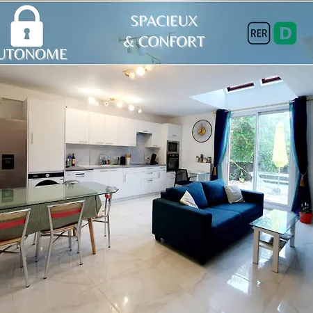 Ferienhaus Evry Serenity Haven - Sleeps 9 Courcouronnes