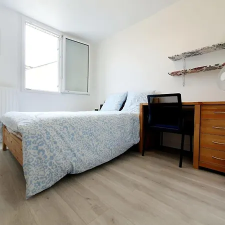 Evry Serenity Haven - Sleeps 9 Ferienhaus Courcouronnes