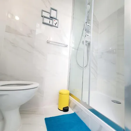 Evry Serenity Haven - Sleeps 9 * Courcouronnes