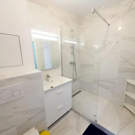 Evry Serenity Haven - Sleeps 9 Ferienhaus *